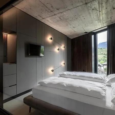 Urban Loft Готель Мерано